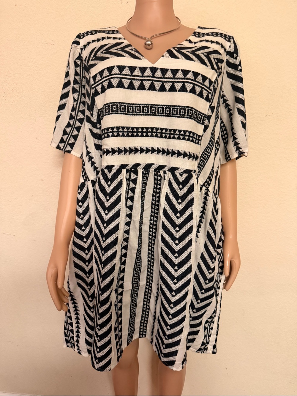 Old Navy Black & White Geometric Midi Dress